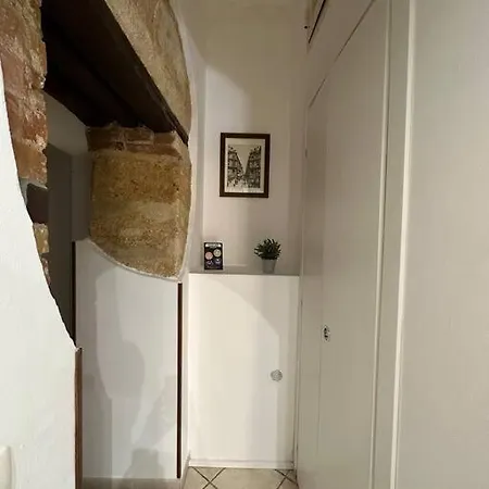 Cusciuliu House アパート *